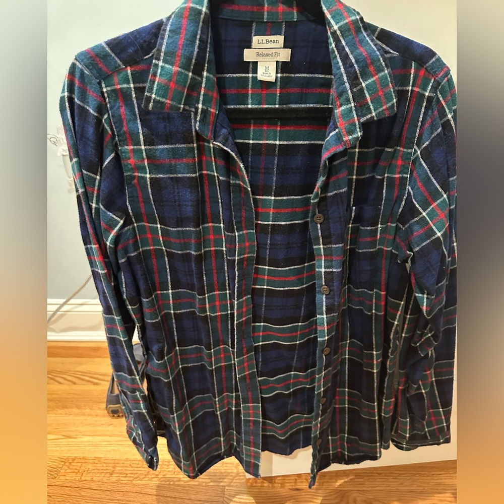 LL Bean M Reg Relaxed Fit Button Down.